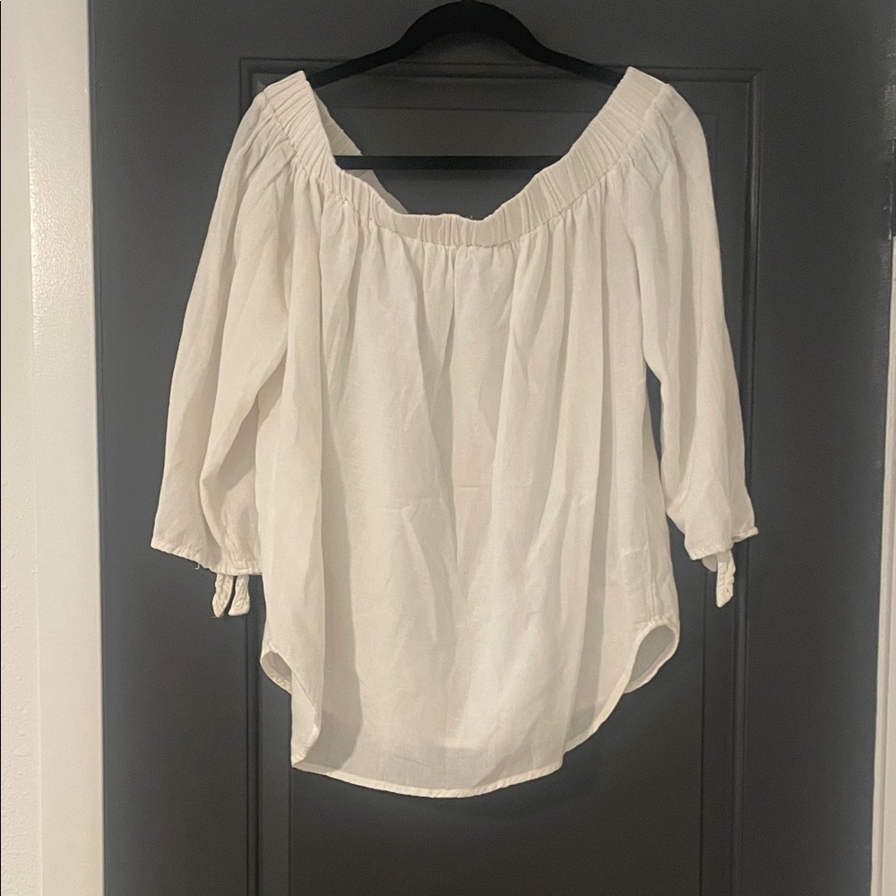 Old Navy White Off-Shoulder Blouse